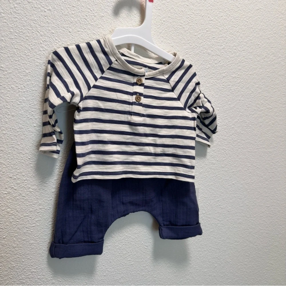 NWT Cloud Island Newborn Two Piece Striped Outfit with Navy Pants, Comfy
